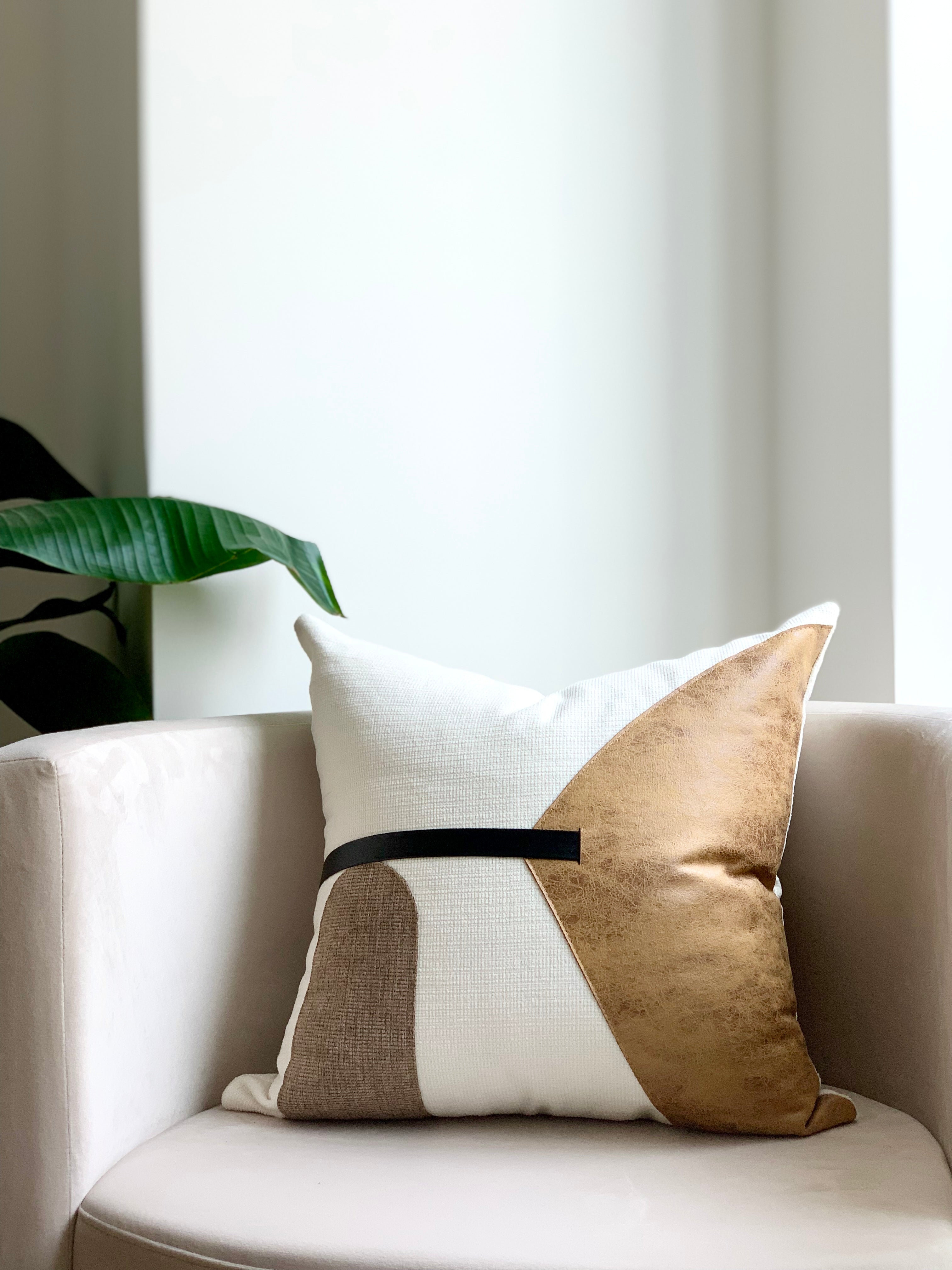 GeoModa Throw Pillow Cover